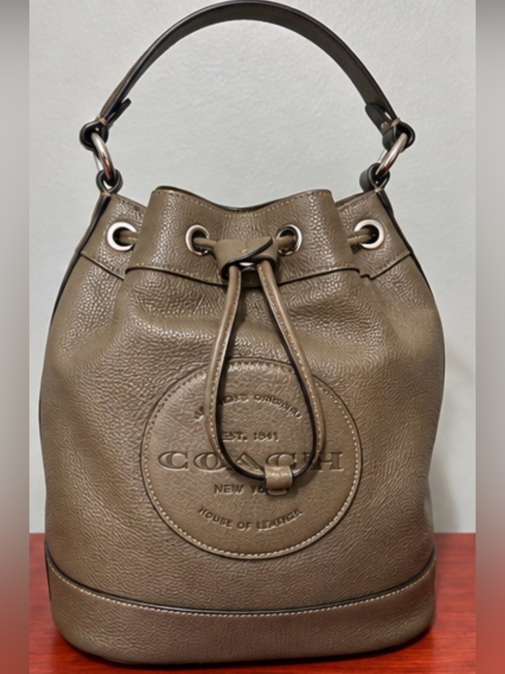 COACH Leather Bucket Bag + Crossbody Strap & Signature Wristlet Set - Picture 2 of 7